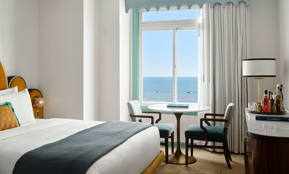 Ocean, King Bed