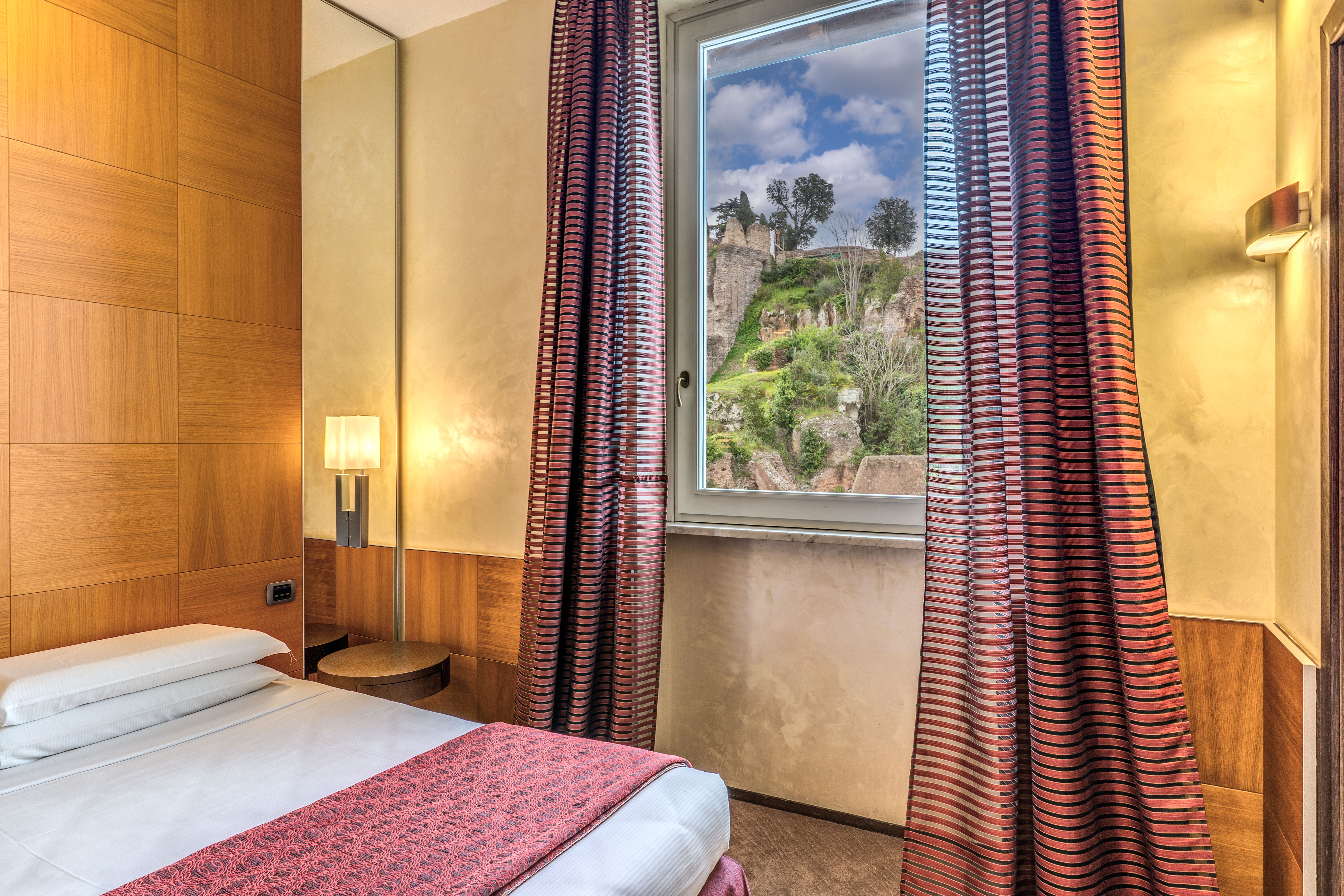 غرفة بسرير مزدوج أو سريرين منفصلين بإطلالة، Kolbe Hotel Rome 3/5