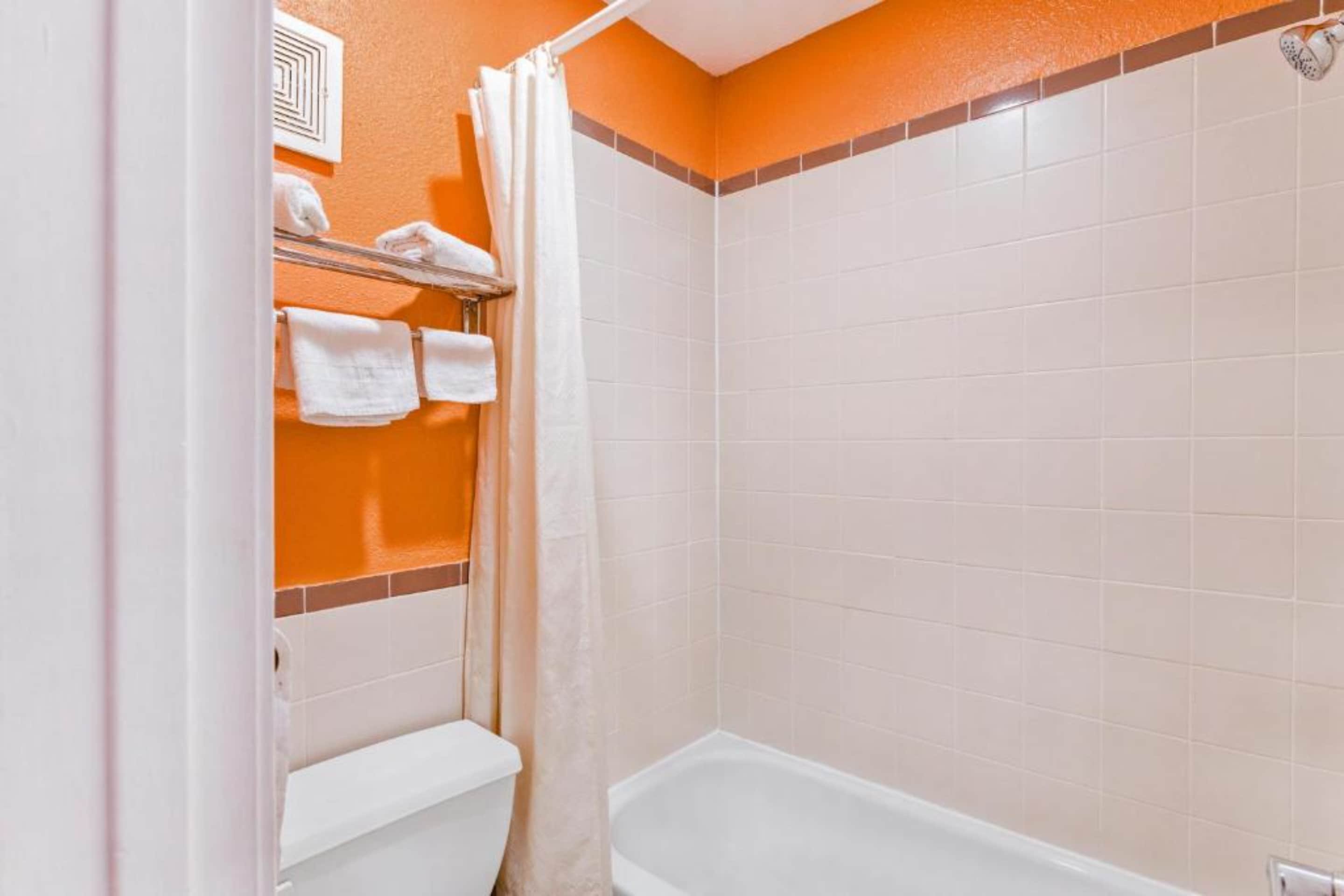 Sienna Inn Channelview, TX 17/19