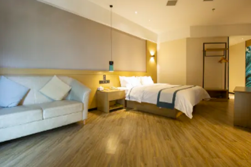 City Comfort Inn Xiantao First Middle School 25/52