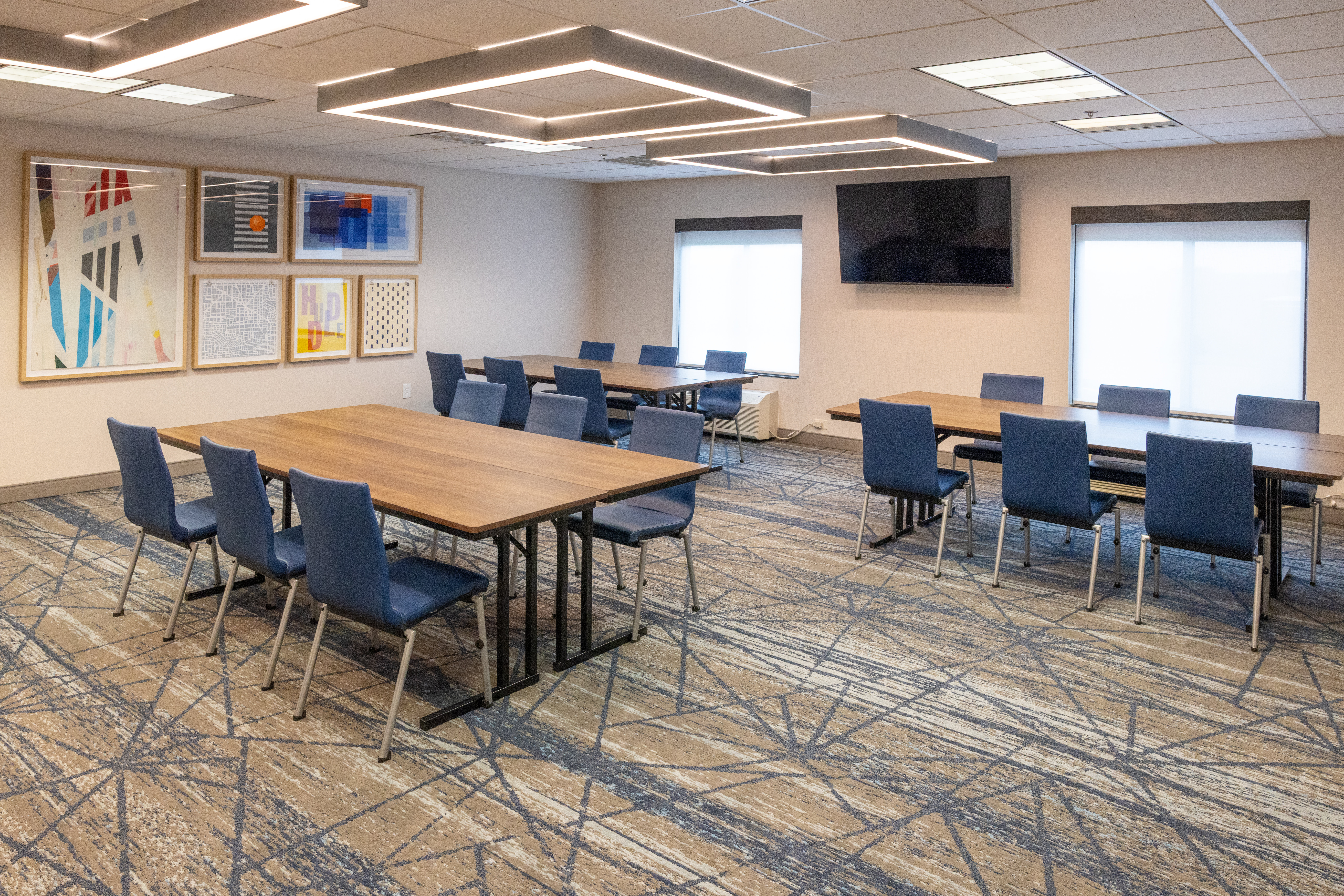 Holiday Inn Express Hotel And Suites Wichita Airport 57/58