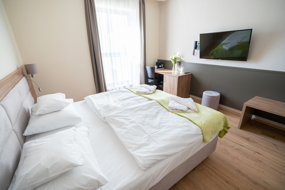 D50 Hotel 7/40