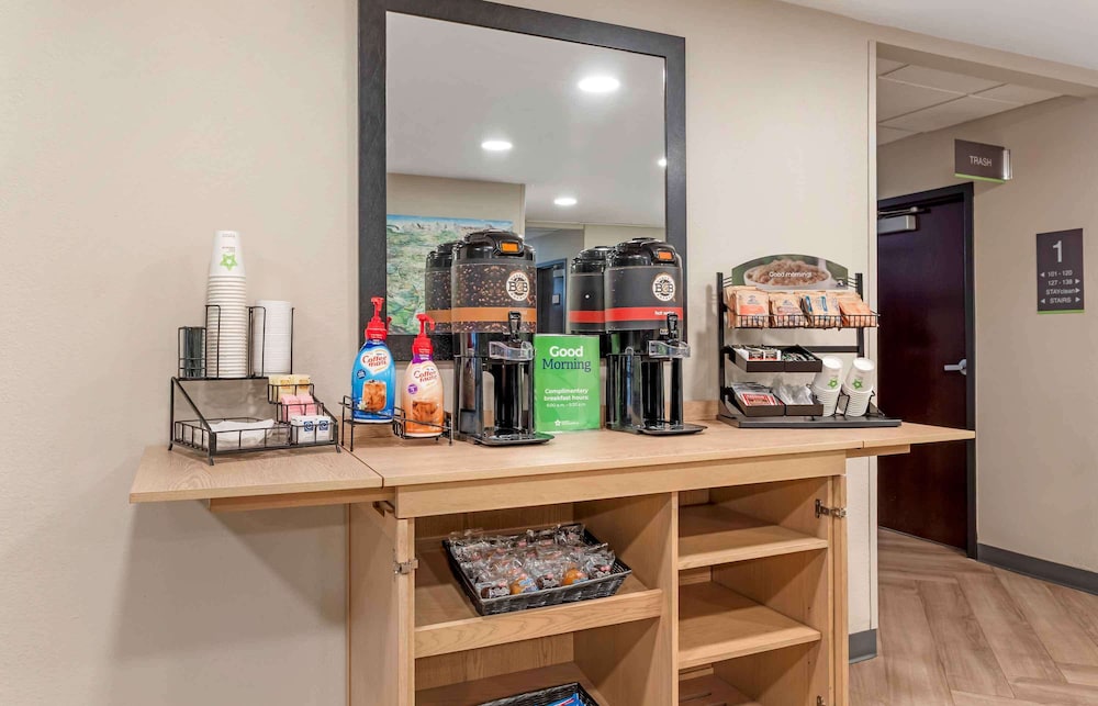 Extended Stay America - Asheville - Tunnel Road 8/38