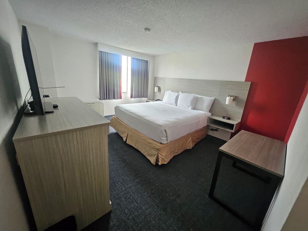 Ramada Plaza by Wyndham Sheridan Hotel and Convention Center 11/50