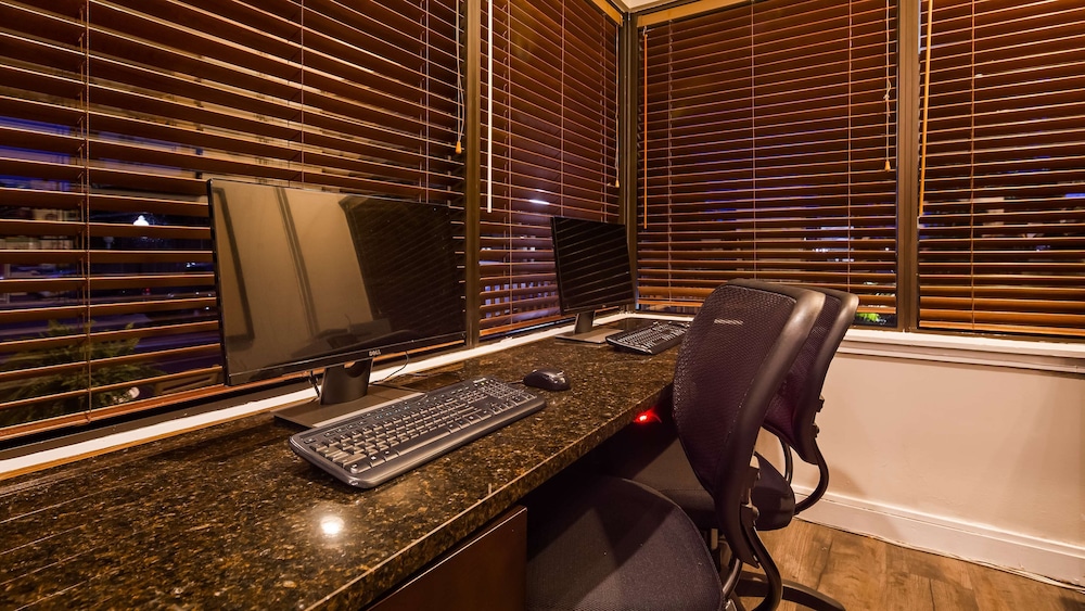 Best Western Plus Coastline Inn 26/26