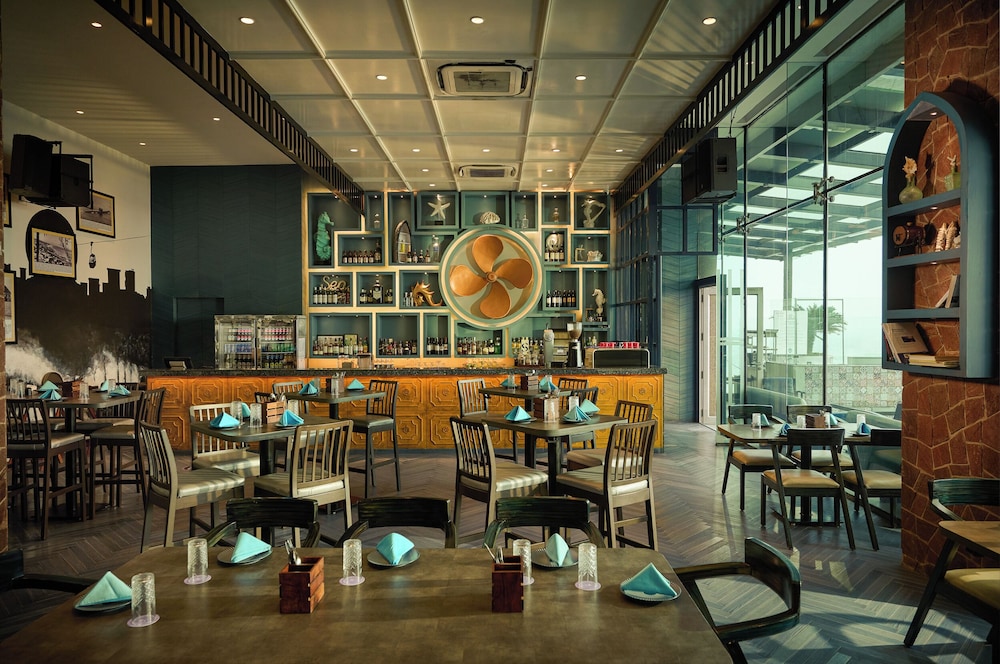 Novotel Visakhapatnam Varun Beach Hotel 57/75