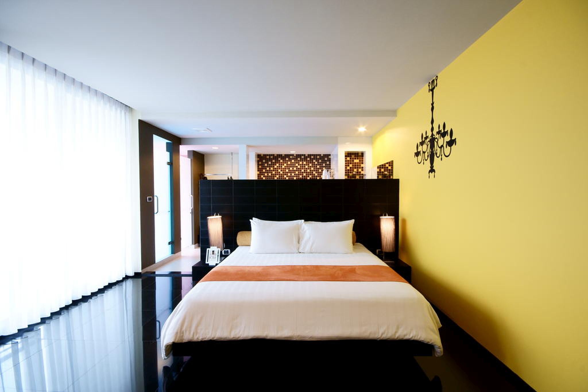 DELUXE, DOUBLE BED