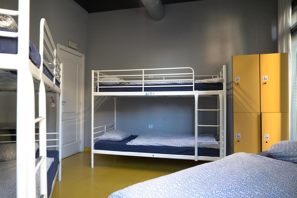 Sleep Green Certified Eco Youth Hostel 18/50