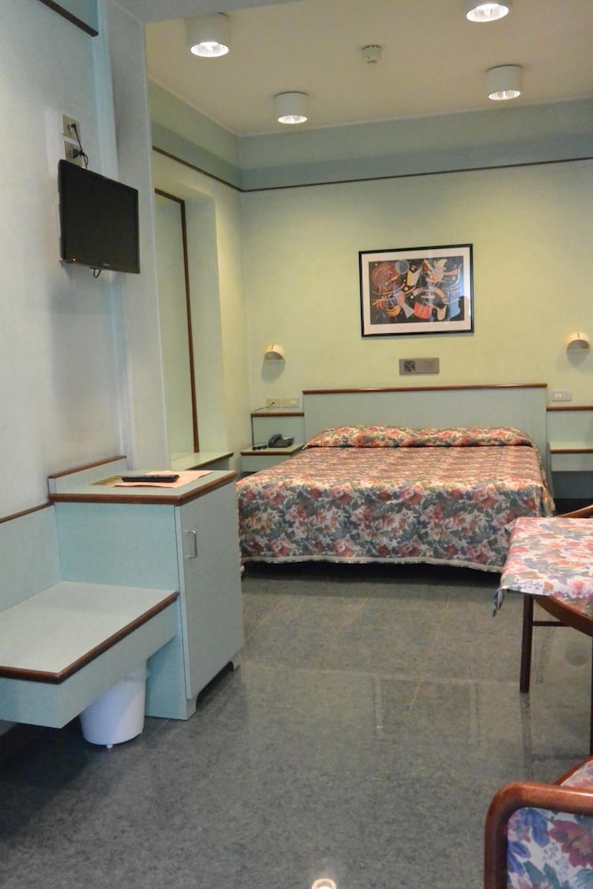 Le Petit Hotel 42/59