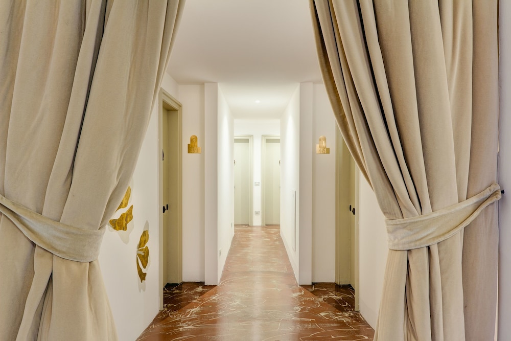 Il Convento dei Fiori di Seta 50/65