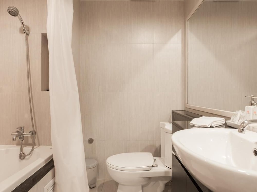 Golden Pearl Residences 49/50