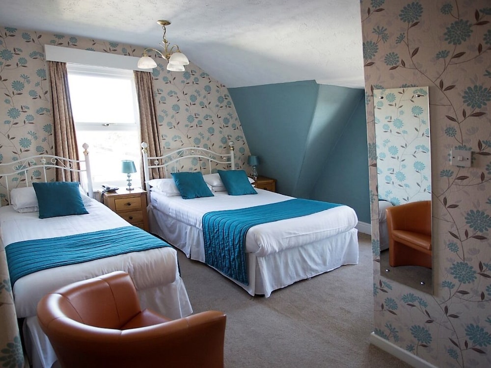 Furzedown Hotel 26/74