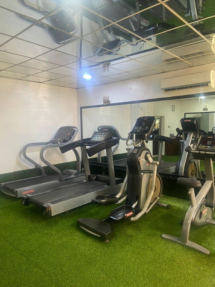 3j Apos S Hotel Ltd 39/64