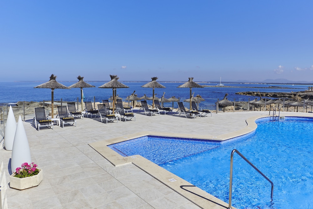 Universal Hotel Cabo Blanco Adults Only 32/75