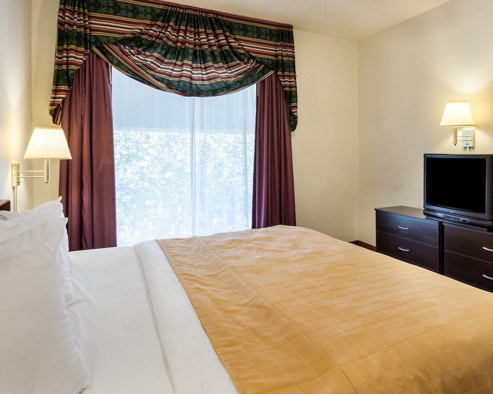 Quality Inn Robinsonville, MS 8/33