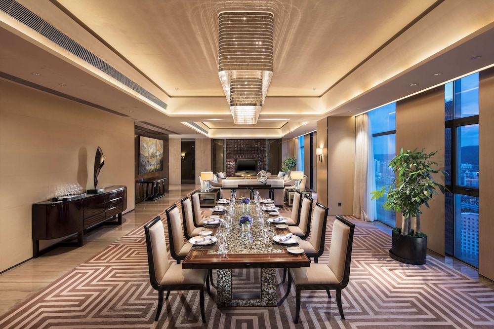 Hilton Guangzhou Tianhe 65/79