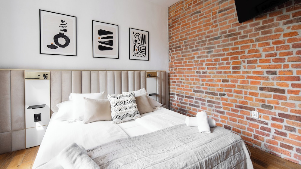 Gold, King Bed