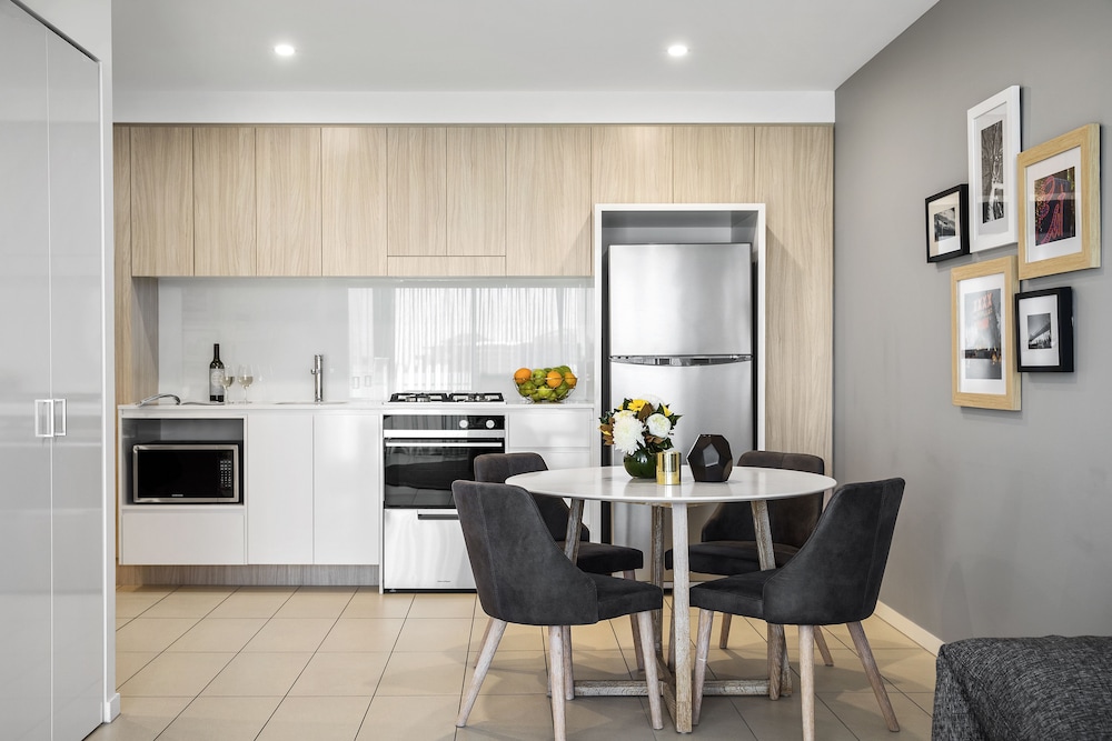 ALCYONE HOTEL RESIDENCES 53/61