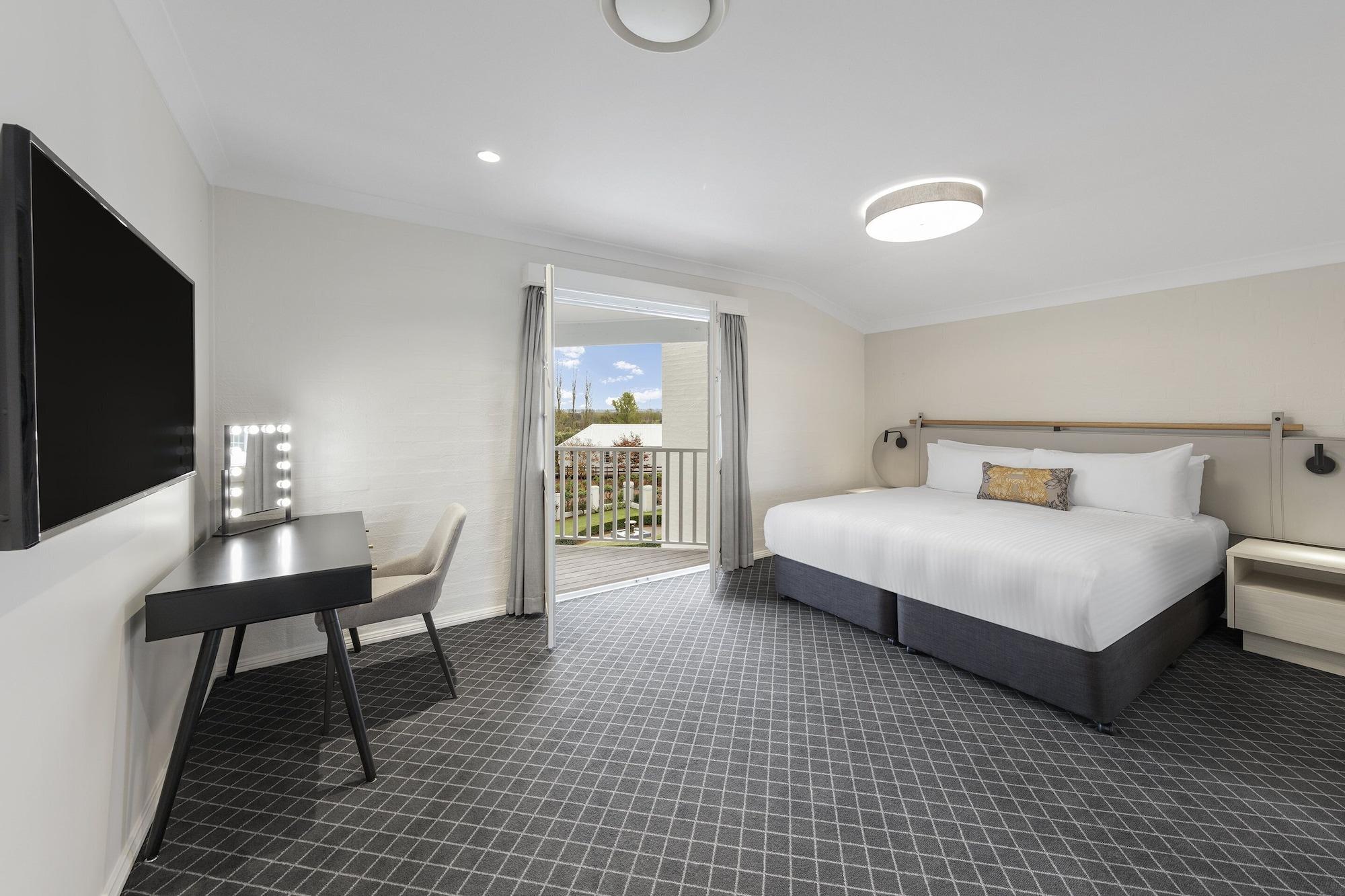 Apartment, Multiple Beds