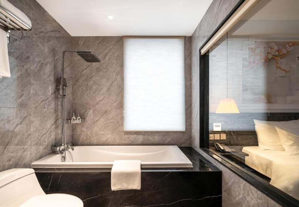 Luxe Paradise Premium Hotel 46/50