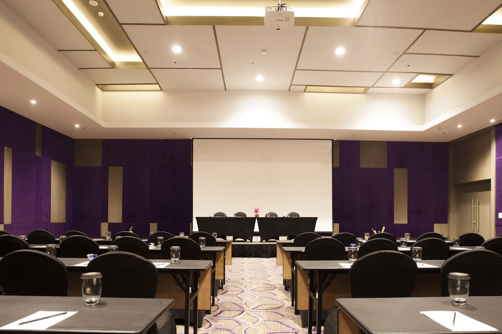 Swiss-Belinn Cikarang 48/54