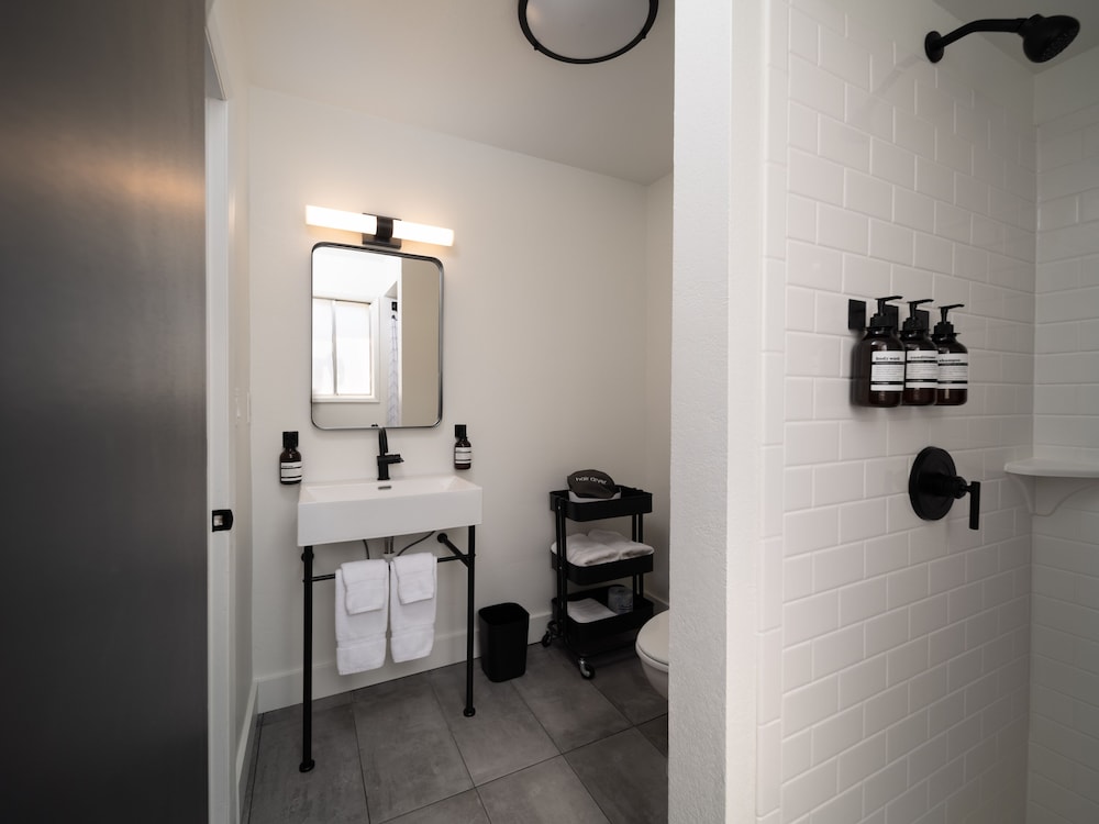 KNIGHTS INN PENDLETON(FORMERLY TRAVELERS INN) 28/28
