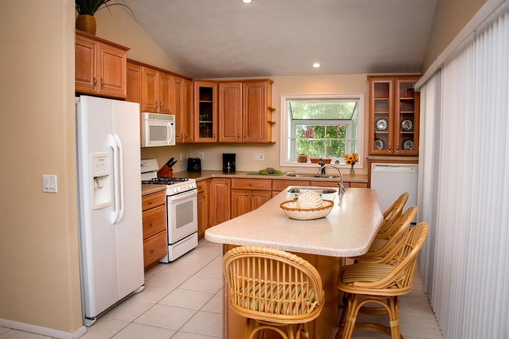 Cedar Cove Resort & Cottages 62/78