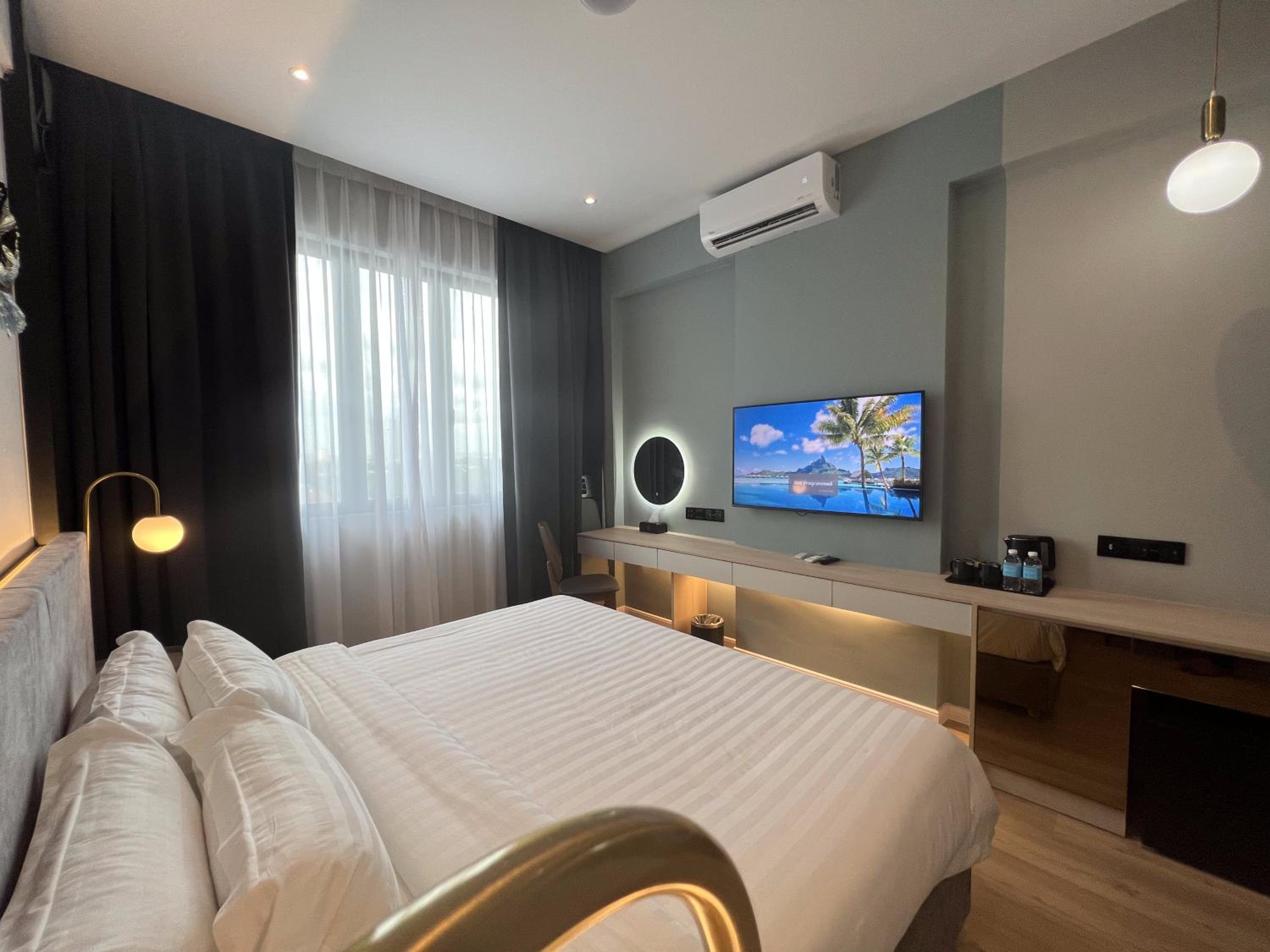 Superior, King Bed