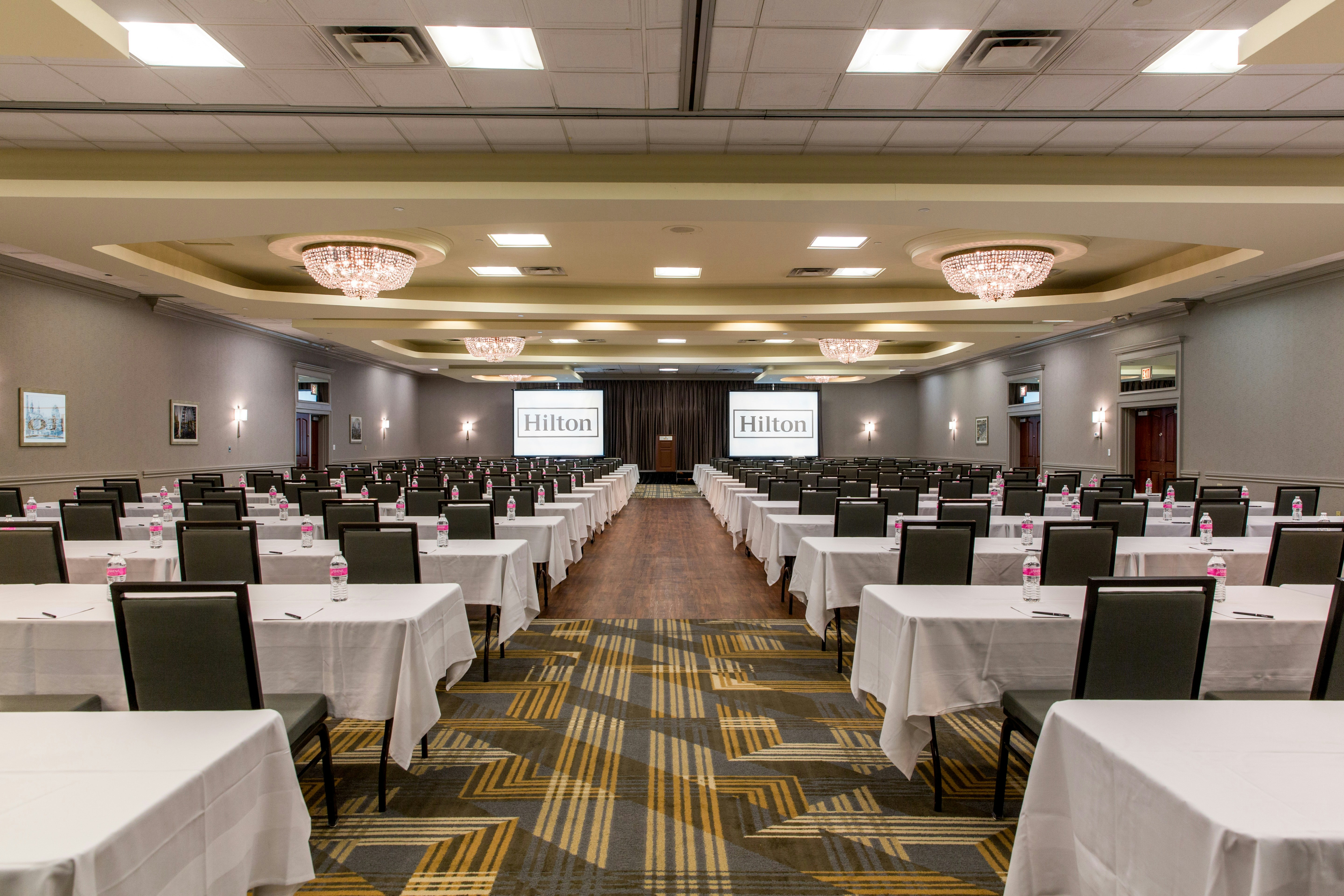 Hilton Chicago/Oak Lawn 70/76