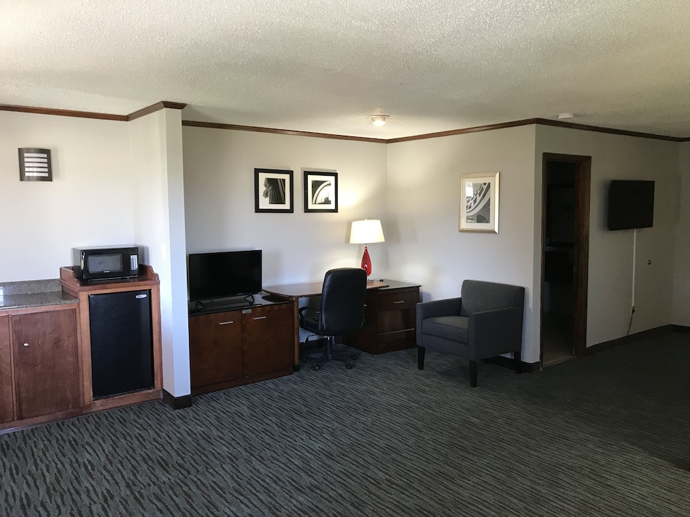 Days Inn by Wyndham Foley 3/33