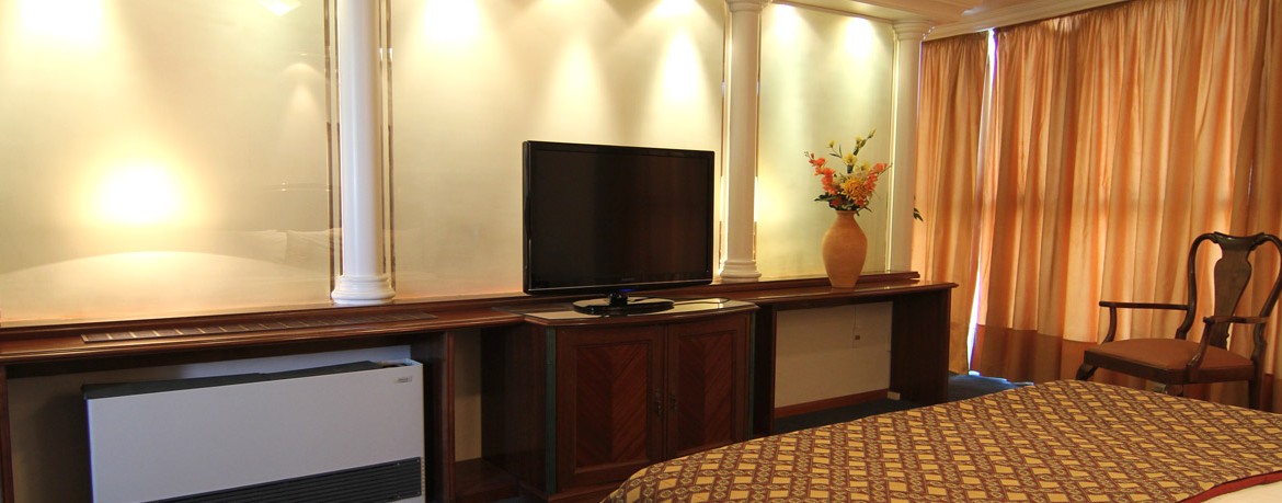 Crystal Palace Hotel 37/49