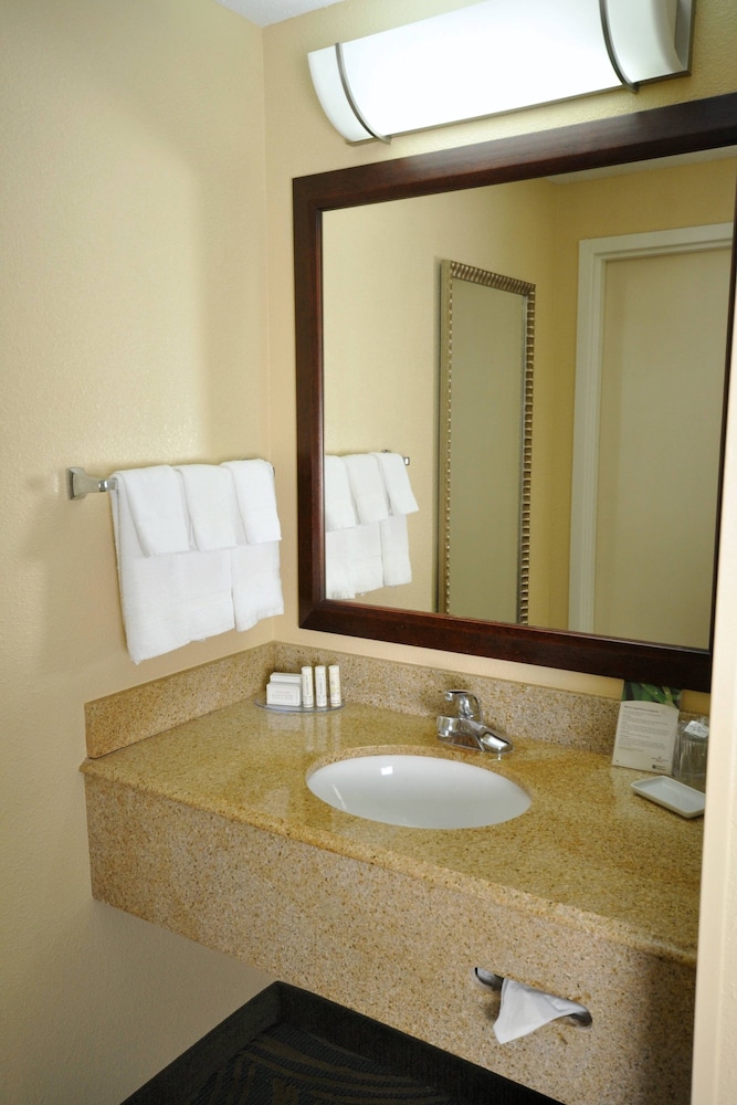 Springhill Suites by Marriott Galveston 6/24