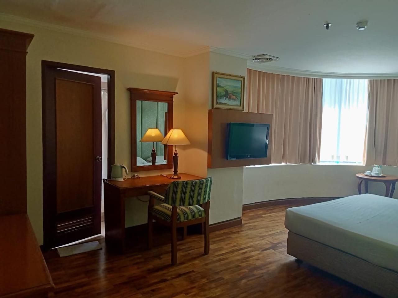 Hotel Mega Cikini 24/28