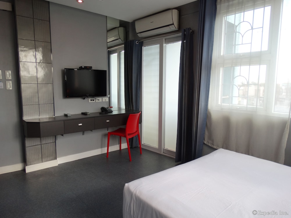 Leez Inn Malate 21/65