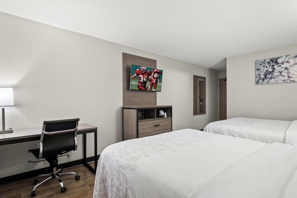 غرفة قياسية بسريرين كوين، Red Roof Plus Belleville 3/5