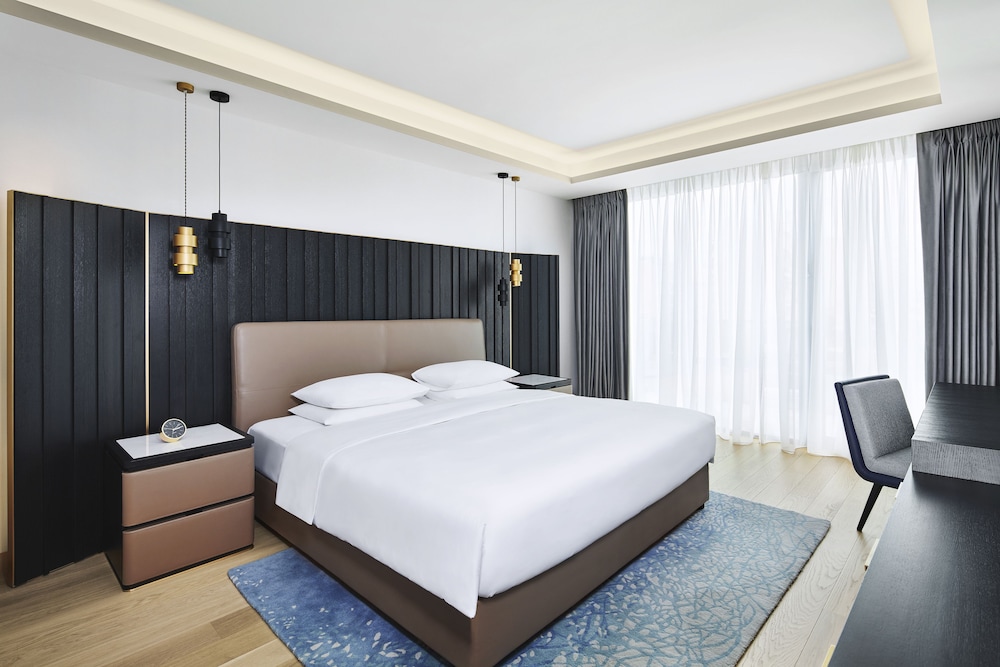 Grand Hyatt Athens 11/50