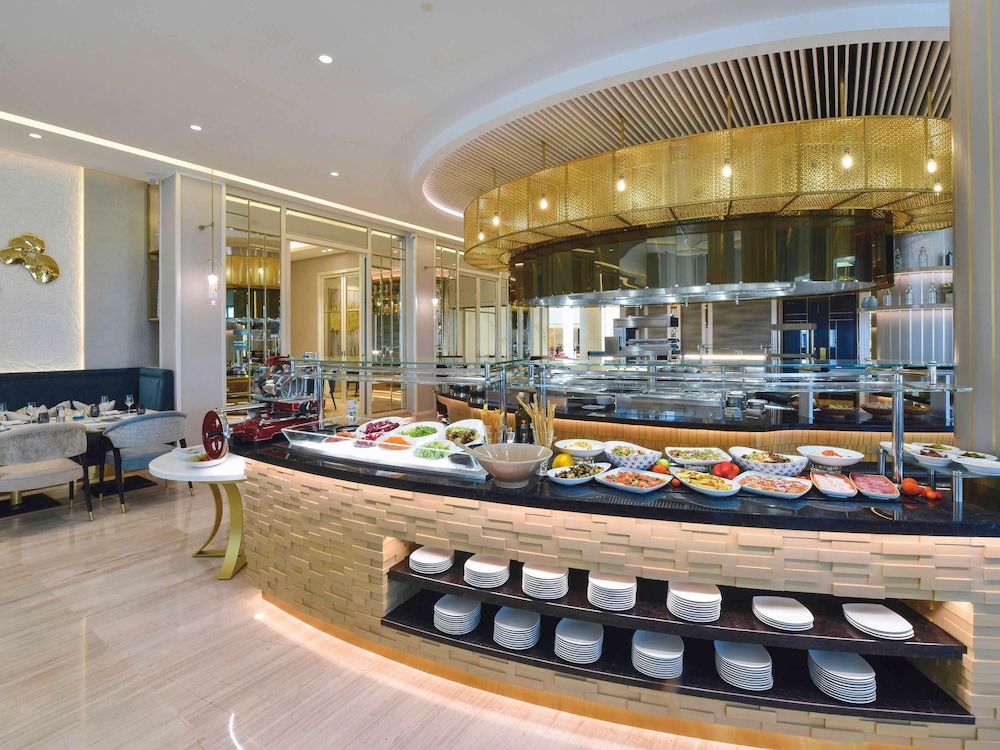 MOVENPICK HOTEL BAHRAIN 66/72