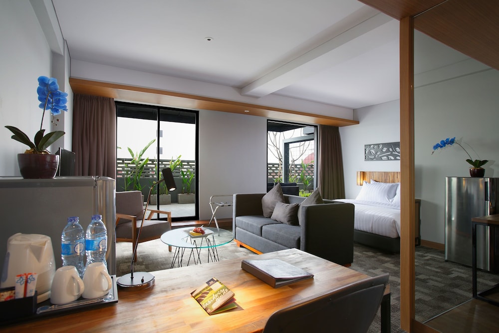 Batiqa Hotel Jababeka 37/60