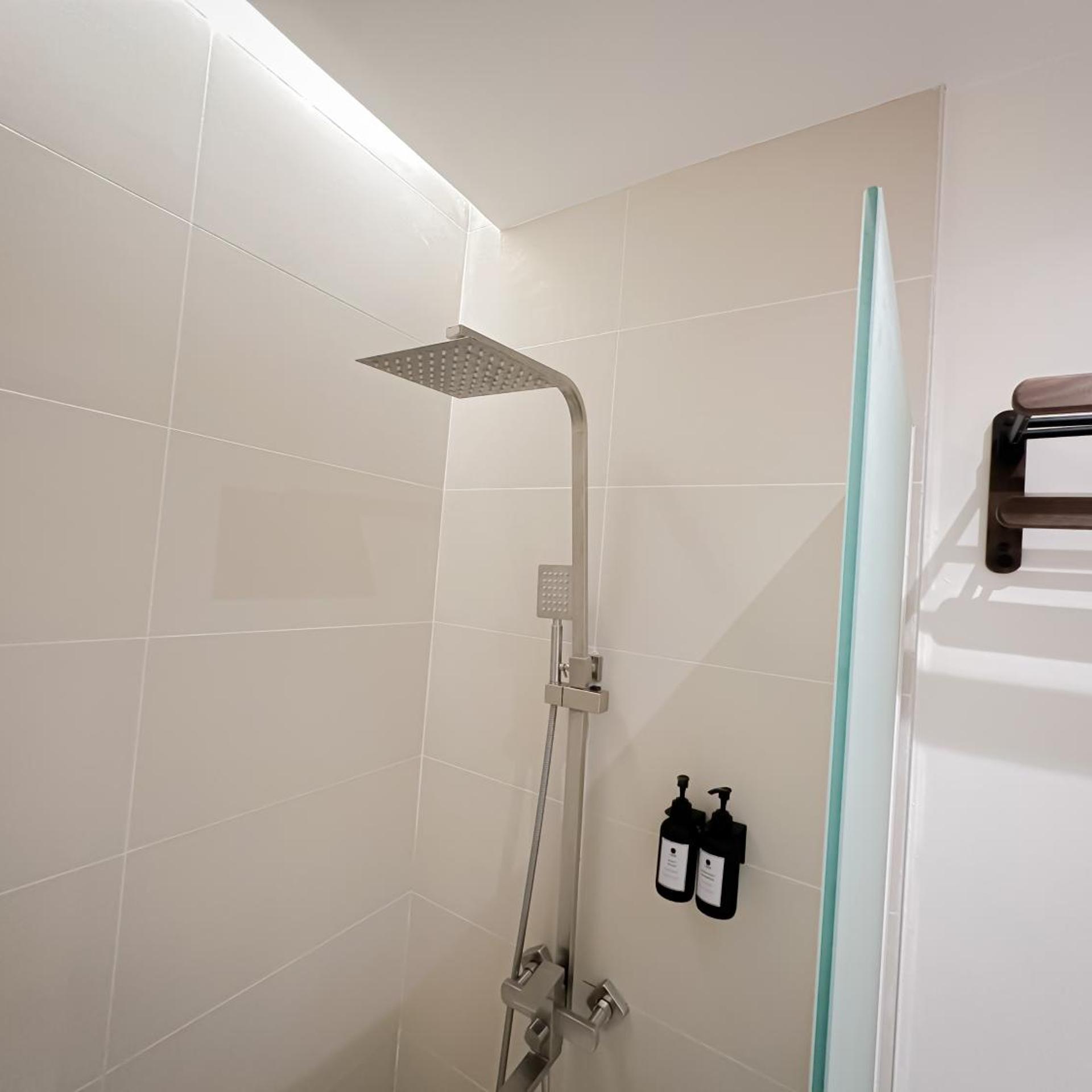 Leux Hotel 37/40