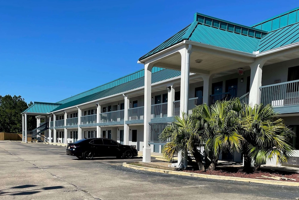 Baymont by Wyndham Biloxi Ocean Springs 1/60