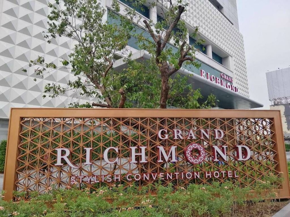 Grand Richmond Stylish Convention Hotel in NONTHABURI