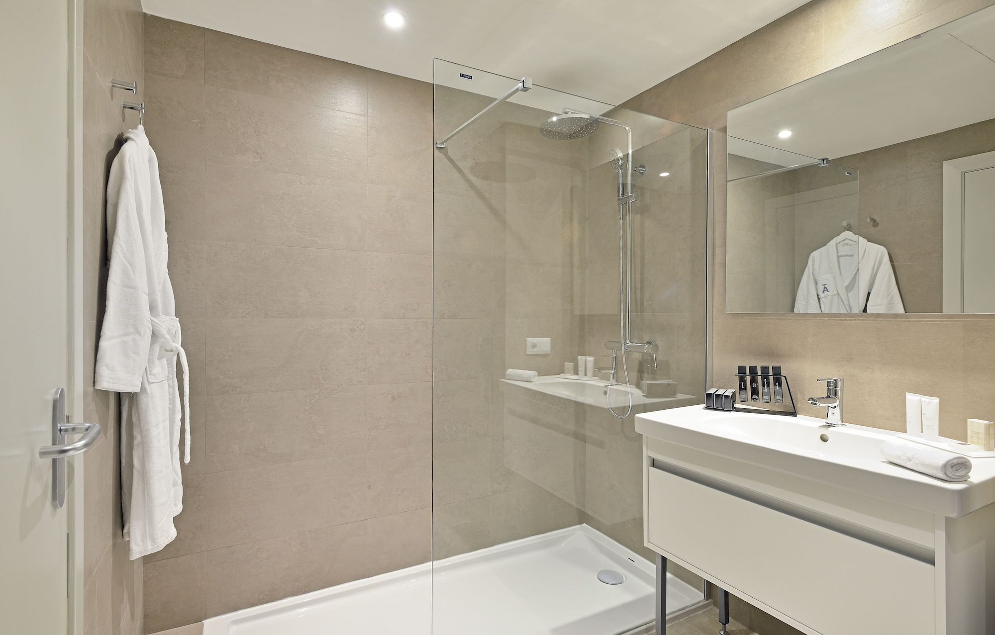 The Level, Junior Suite, Family, King Bed, Sofa