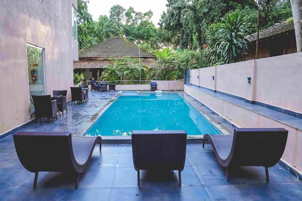 Hotel Regent Laguna 33/35