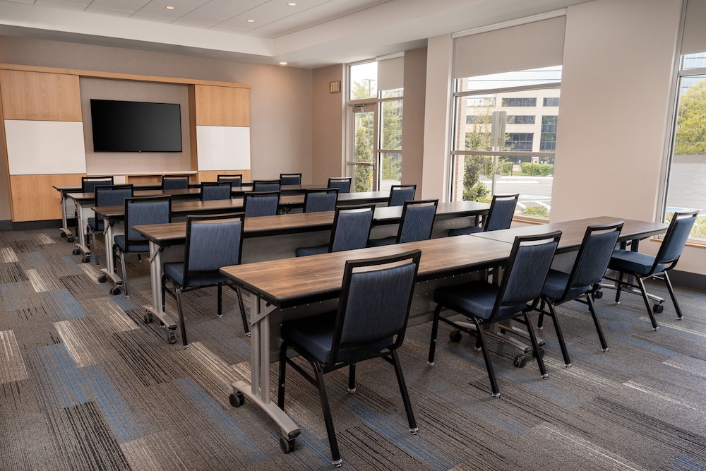Hyatt House Nashville Airport 38/44