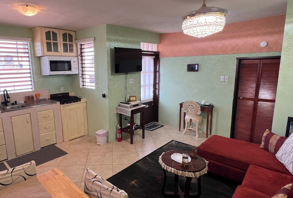 LeMarida Suites 24/48