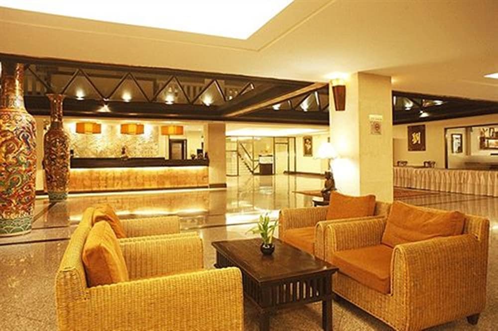 Royal Peninsula Hotel 43/66
