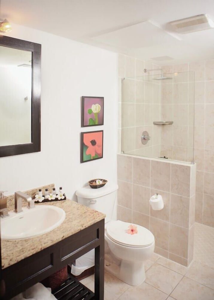Las Terrazas Resort And Residences 76/77