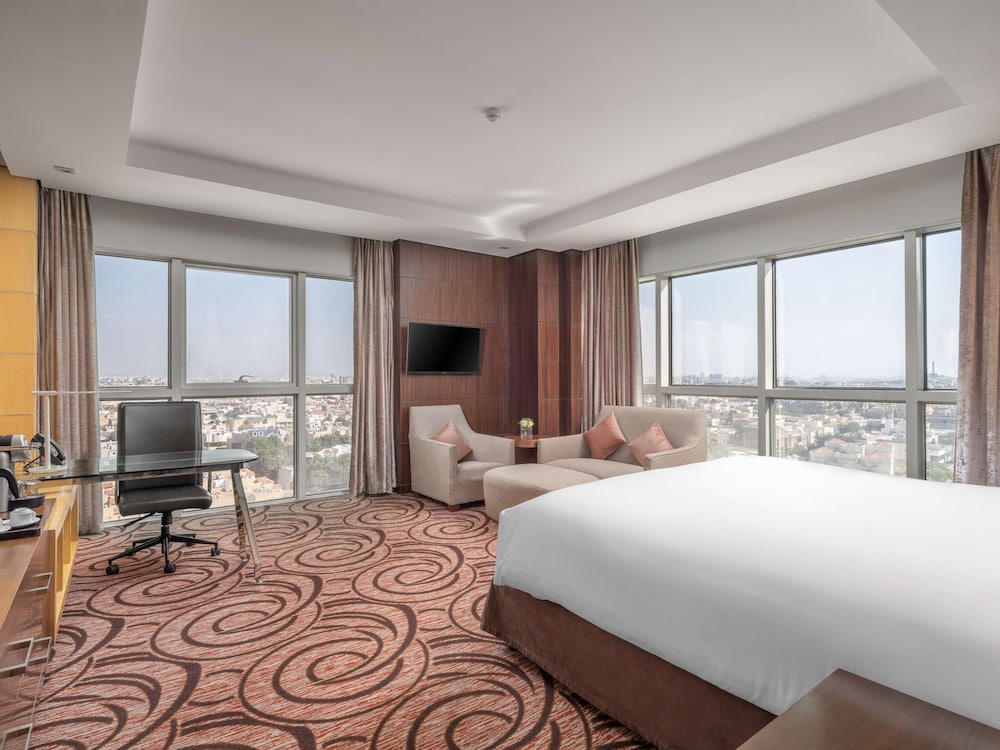 Deluxe, King Bed, City View