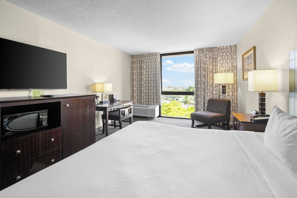 DELUXE, KING BED, CITY VIEW