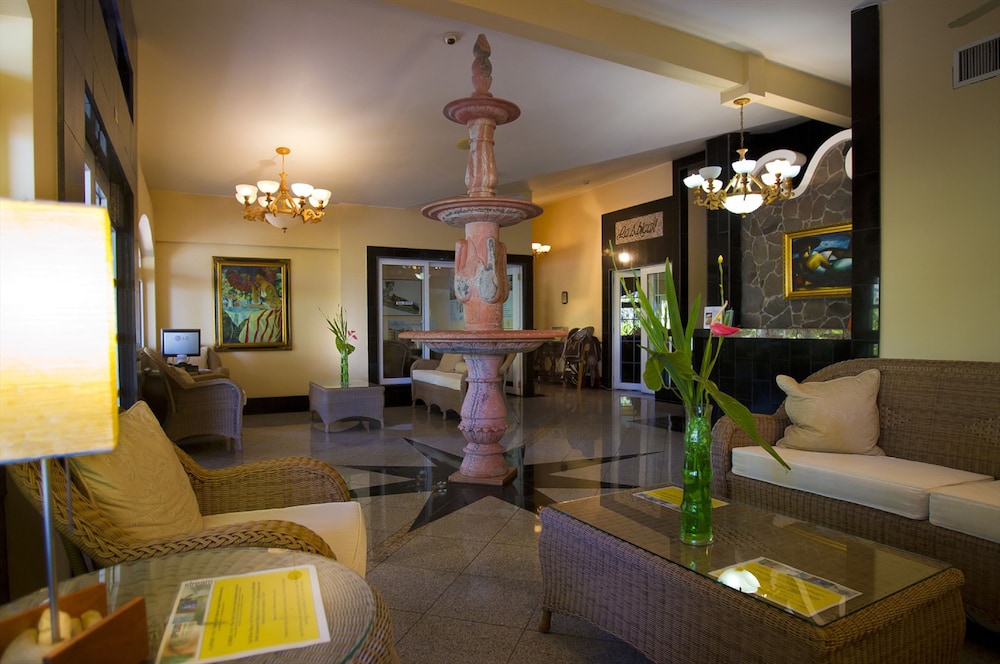 Las Olas Beach Resort 29/50
